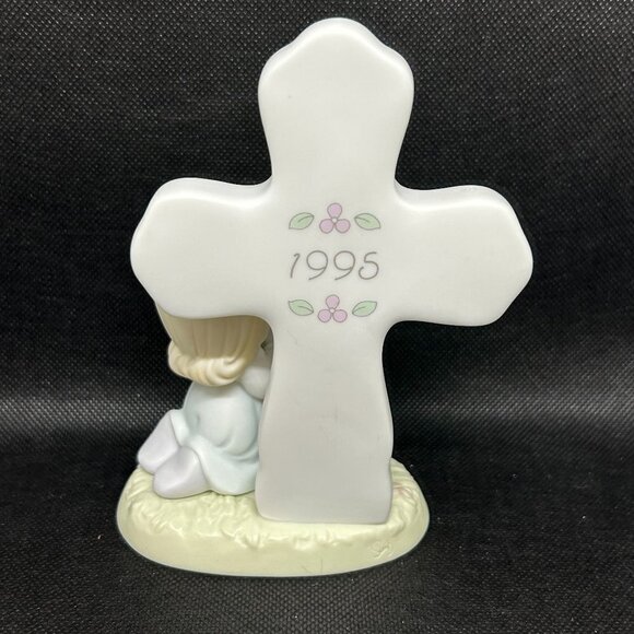 Precious Moments “Love Blooms Eternal" figurine - Picture 2 of 3